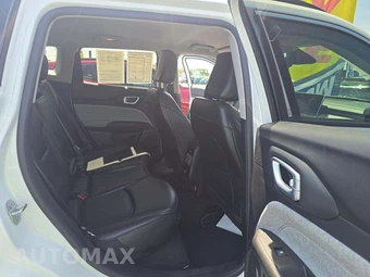 2022 Jeep Compass Latitude Lux - miniatura 13