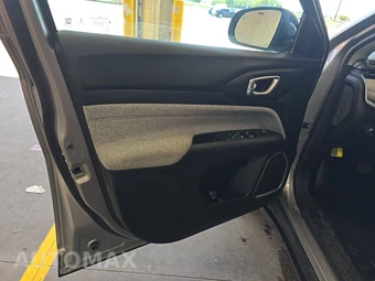 2022 Jeep Compass Latitude Lux - miniatura 9