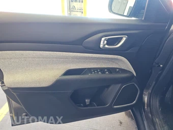2022 Jeep Compass Latitude Lux - miniatura 9