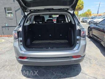 2022 Jeep Compass Latitude Lux - miniatura 14
