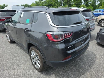 2022 Jeep Compass Latitude Lux - miniatura 6