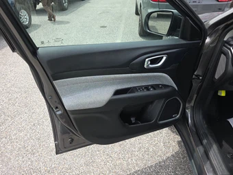 2022 Jeep Compass Latitude Lux - miniatura 9