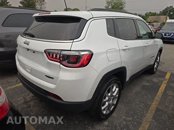 2022 Jeep Compass Latitude Lux - miniatura 4