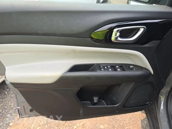 2022 Jeep Compass Limited - miniatura 9