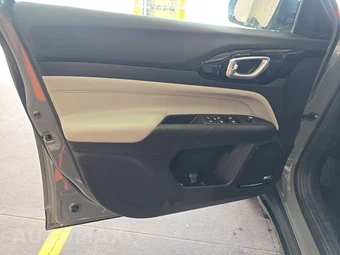2022 Jeep Compass Limited - miniatura 9