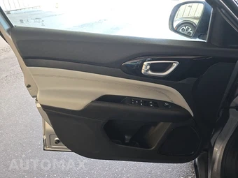 2022 Jeep Compass Limited - miniatura 9