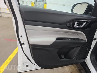 2022 Jeep Compass Limited - miniatura 9
