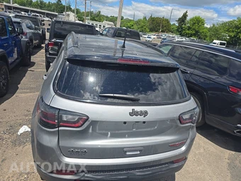 2022 Jeep Compass Trailhawk - miniatura 5