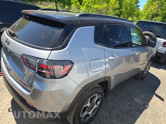 2022 Jeep Compass Trailhawk - miniatura 4