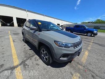 2022 Jeep Compass Trailhawk - miniatura 3