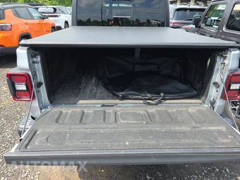 2022 Jeep Gladiator Rubicon Crew Cab Medium Bed - miniatura 16