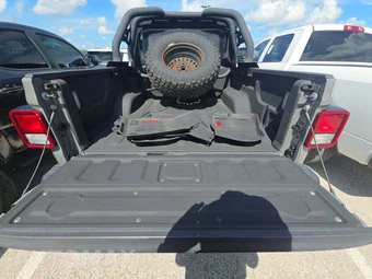 2022 Jeep Gladiator Rubicon Crew Cab Medium Bed - miniatura 16