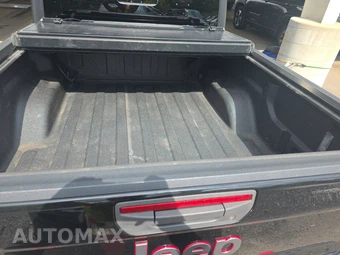 2022 Jeep Gladiator Rubicon Crew Cab Medium Bed - miniatura 16