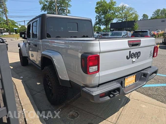 2022 Jeep Gladiator Willys Crew Cab Medium Bed - miniatura 2
