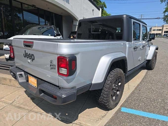 2022 Jeep Gladiator Willys Crew Cab Medium Bed - miniatura 3
