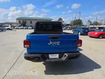 2022 Jeep Gladiator Willys Crew Cab Medium Bed - miniatura 4