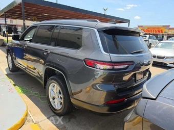 2022 Jeep Grand Cherokee L Laredo - miniatura 2