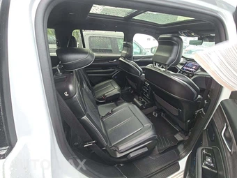 2022 Jeep Grand Cherokee L Overland - miniatura 17