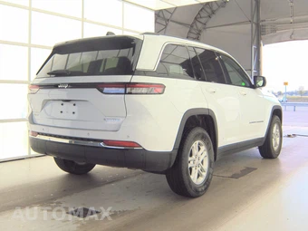 2022 Jeep Grand Cherokee Laredo - miniatura 4