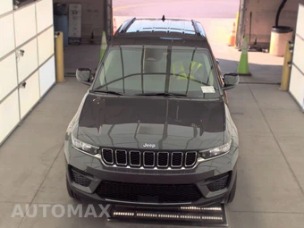 2022 Jeep Grand Cherokee Laredo - miniatura 2