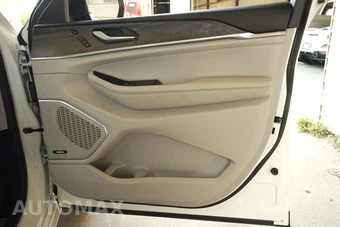 2022 Jeep Grand Cherokee Overland - miniatura 25
