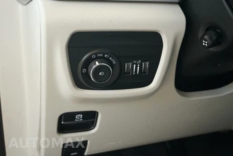2022 Jeep Grand Cherokee Overland - miniatura 29