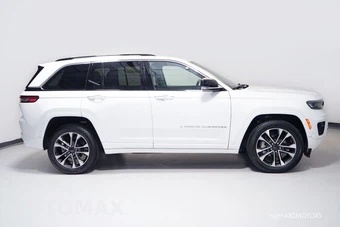 2022 Jeep Grand Cherokee Overland - miniatura 3