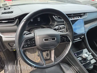2022 Jeep Grand Cherokee Overland - miniatura 10