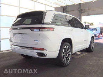 2022 Jeep Grand Cherokee Overland - miniatura 4