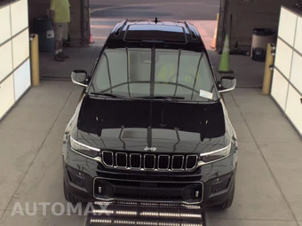 2022 Jeep Grand Cherokee Overland - miniatura 2