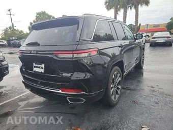 2022 Jeep Grand Cherokee Overland - miniatura 3