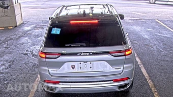 2022 Jeep Grand Cherokee Summit Reserve - miniatura 5