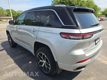 2022 Jeep Grand Cherokee Summit Reserve - miniatura 2