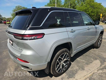 2022 Jeep Grand Cherokee Summit Reserve - miniatura 3