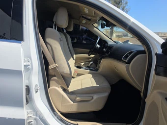 2022 Jeep Grand Cherokee WK Laredo E - miniatura 8