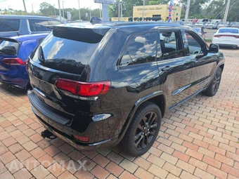 2022 Jeep Grand Cherokee WK Laredo X - miniatura 3