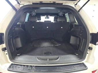 2022 Jeep Grand Cherokee WK Laredo X - miniatura 16