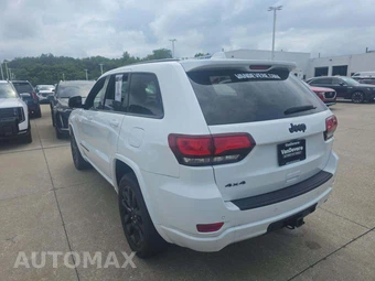 2022 Jeep Grand Cherokee WK Laredo X - miniatura 2