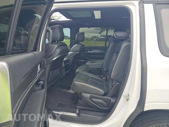 2022 Jeep Grand Wagoneer Obsidian - miniatura 10