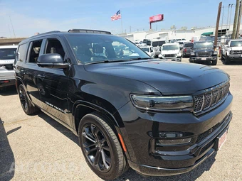 2022 Jeep Grand Wagoneer Obsidian - miniatura 4