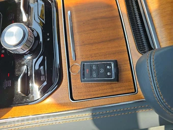 2022 Jeep Grand Wagoneer Series II - miniatura 8