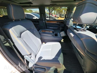 2022 Jeep Grand Wagoneer Series II - miniatura 17