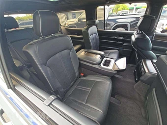 2022 Jeep Grand Wagoneer Series II - miniatura 17