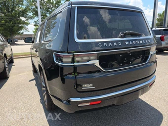 2022 Jeep Grand Wagoneer Series II - miniatura 2