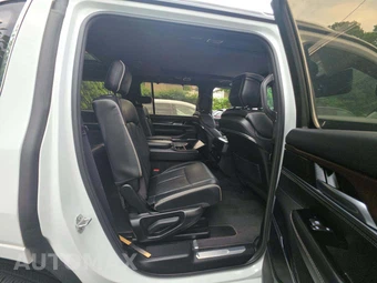 2022 Jeep Grand Wagoneer Series II - miniatura 17