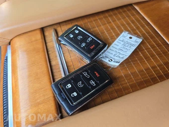 2022 Jeep Grand Wagoneer Series III - miniatura 8