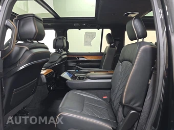 2022 Jeep Grand Wagoneer Series III - miniatura 13