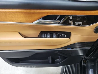 2022 Jeep Grand Wagoneer Series III - miniatura 9