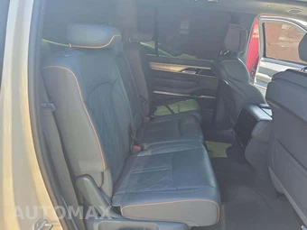 2022 Jeep Grand Wagoneer Series III - miniatura 17