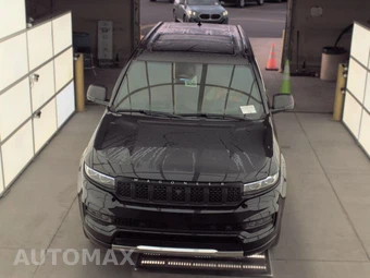 2022 Jeep Grand Wagoneer Series III - miniatura 2